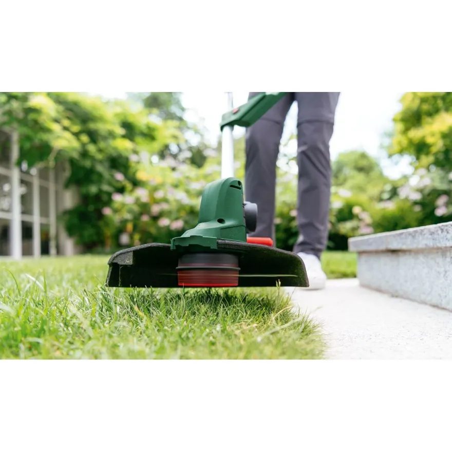 Akkutrimmeri Bosch UniversalGrassCut 18-260, 18V, 2x2.0Ah akuilla