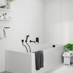Ammeputki Hansgrohe Vernis Blend, piiloasennus, mattamusta