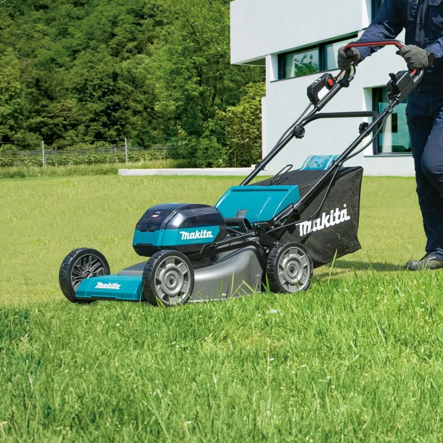 Itsevetävä akkuruohonleikkuri Makita XGT LM002GT202, 40V, 2x5.0Ah akuilla