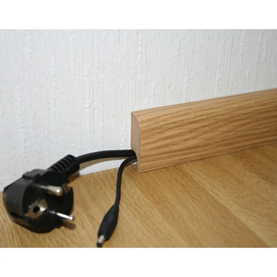 Jalkalista Maler R10 Pyörre, 12x42x2750mm, MDF, tammi