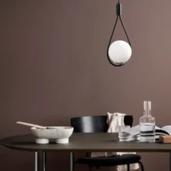Kattovalaisin Linento Lighting Corcoran, musta
