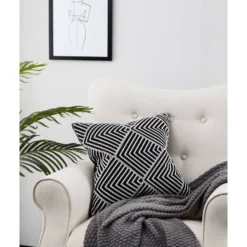 Koristetyyny Eglo Living Chevery Graphic, 45x45cm, musta/valkoinen