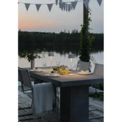 LED-pöytävalaisin Konstsmide Capri, ladattava, valkoinen