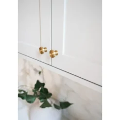 Nuppivedin Beslag Design Uno, Ø30mm, eri värejä
