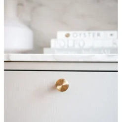 Nuppivedin Beslag Design Uno, Ø30mm, eri värejä
