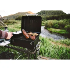 Pellettigrilli Traeger Ranger, musta
