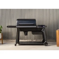 Pellettigrilli Traeger Woodridge Pro, musta