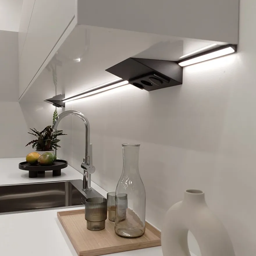 Pistorasia Limente Luxa-32, 30W, 24V LED-virtalähde, kaksoiskytkin, rst