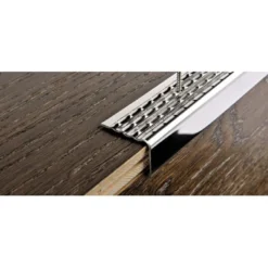 Porraskulmalista Progress Profiles Prowalk ACC, 2,7m, 30mm, 10mm, ruuvikiinnitettävä, kiiltävä rst