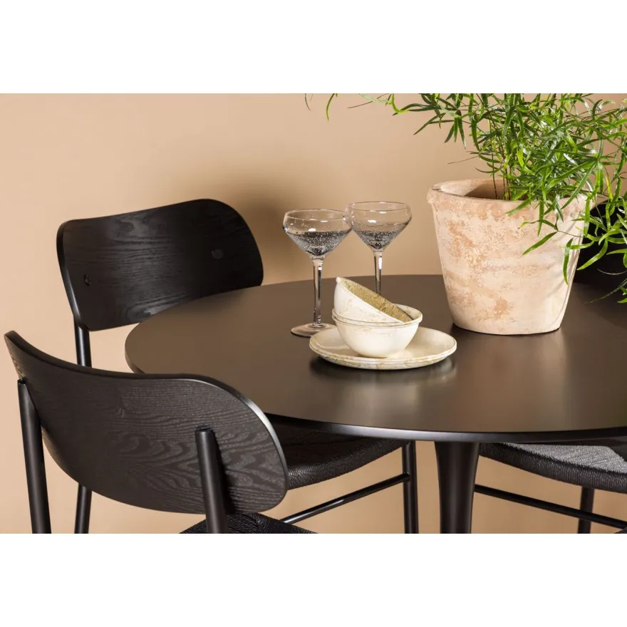 Ruokailuryhmä Venture Home, ⌀100cm musta Glade-pöytä + 4 mustaa Polly-tuolia