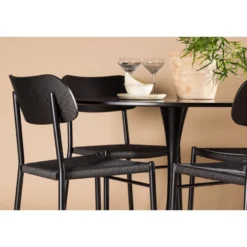 Ruokailuryhmä Venture Home, ⌀100cm musta Glade-pöytä + 4 mustaa Polly-tuolia