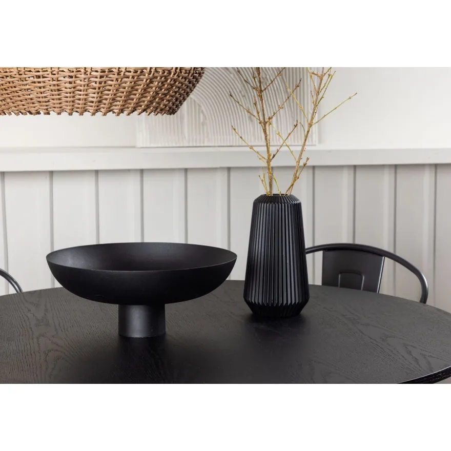 Ruokailuryhmä Venture Home, ⌀110cm musta Bootcut-pöytä + 4 Tempe-tuolia