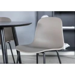 Ruokailuryhmä Venture Home, ⌀115cm musta Dipp-pöytä + 4 Arctic-tuolia