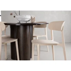 Ruokailuryhmä Venture Home, Olivia-pöytä + 4 beigeä Åstol-tuolia