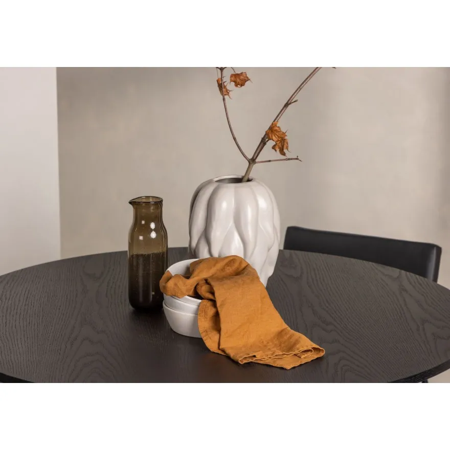 Ruokailuryhmä Venture Home, Olivia-pöytä + 4 mustaa Kenth-tuolia, keinonahka