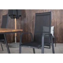 Ruokailuryhmä Venture Home, 200x100cm akaasia/musta Chan-pöytä + 4 mustaa Copacabana-säätötuolia