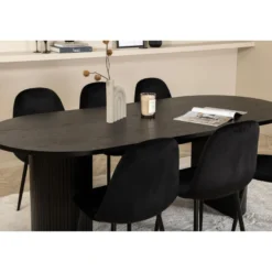 Ruokailuryhmä Venture Home, 200x90cm musta Bianca Oval -pöytä + 6 mustaa Polar-tuolia, sametti