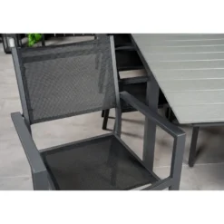 Ruokailuryhmä Venture Home, 229/310x100cm jatkettava harmaa/musta Levels-pöytä + 10 pinottavaa Copacabana-tuolia