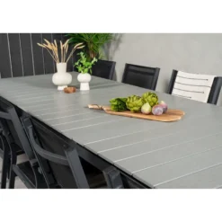 Ruokailuryhmä Venture Home, 229/310x100cm jatkettava harmaa/musta Levels-pöytä + 10 pinottavaa Copacabana-tuolia