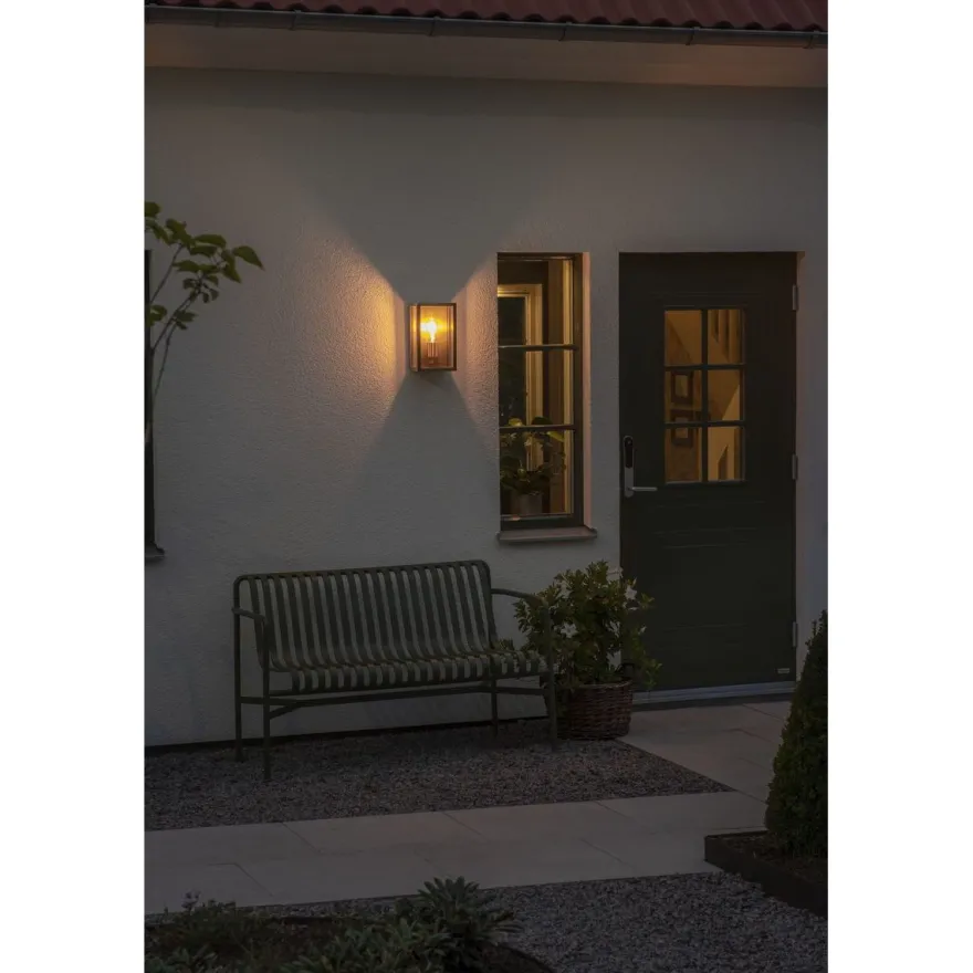 Seinävalaisin Konstsmide Carpi, E27, messinki, eri kokoja