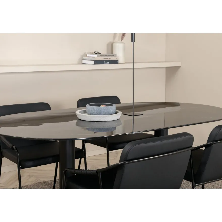 Soikea ruokailuryhmä Venture Home, 180x100cm musta Pillan-pöytä + 4 mustaa Tvist-tuolia, keinonahka