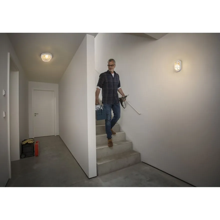 Ulkoseinävalaisin Osram Bulkhead Essential ovaali E27 IP54